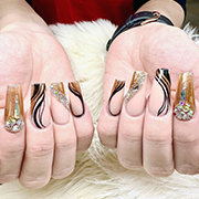 Auffüllen mit French, Glitzer bei König Nails in Landau