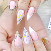 Strasssteine bei König Nails in Landau