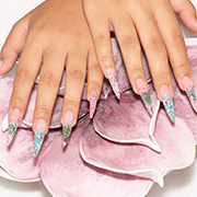 Neumodellage mit Farbe, Babyboom bei König Nails in Landau