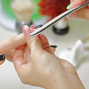Reparatur bei König Nails in Landau